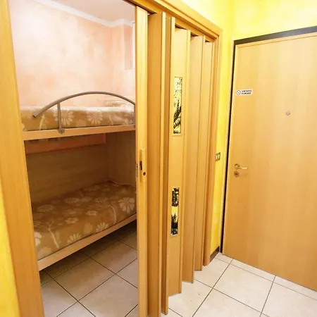 Apartment Domizia *